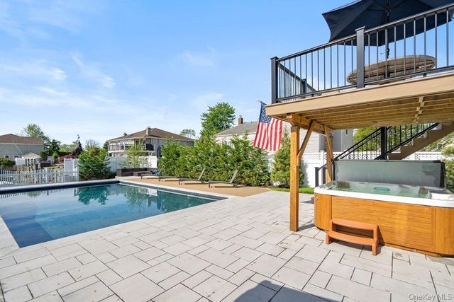 159 Driftwood Drive, West Islip, NY 11795