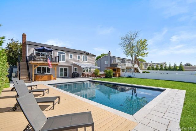 159 Driftwood Drive, West Islip, NY 11795