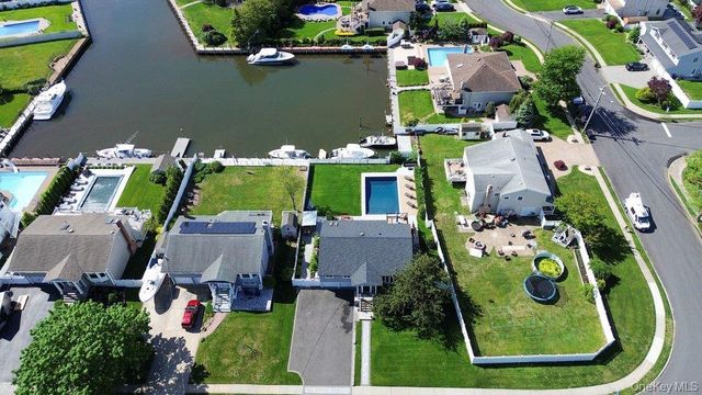 159 Driftwood Drive, West Islip, NY 11795