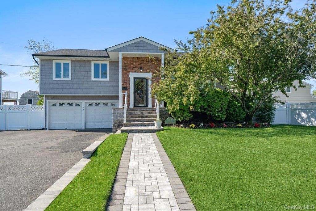 159 Driftwood Drive, West Islip, NY 11795