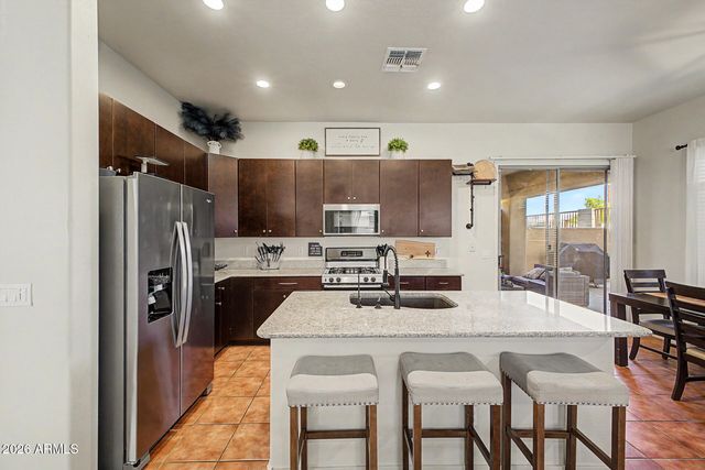 3901 E CARTER Drive, Phoenix, AZ 85042