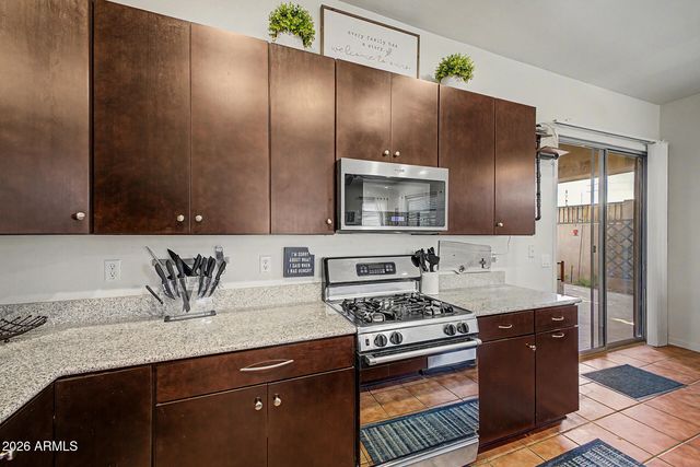3901 E CARTER Drive, Phoenix, AZ 85042