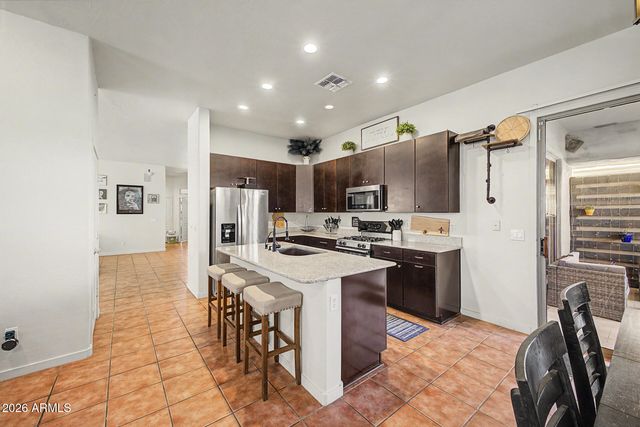 3901 E CARTER Drive, Phoenix, AZ 85042