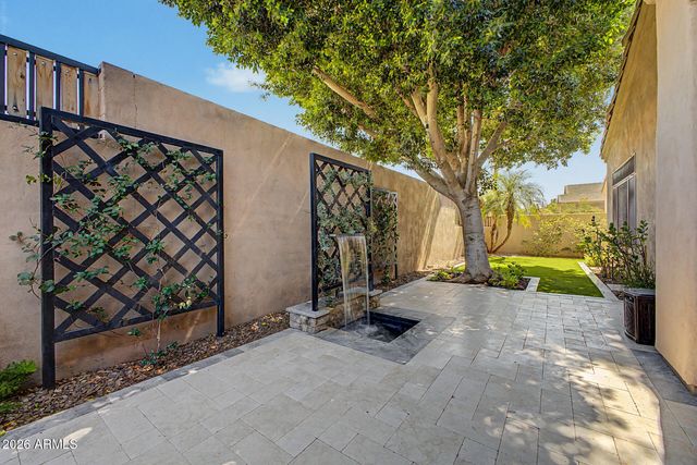 3901 E CARTER Drive, Phoenix, AZ 85042