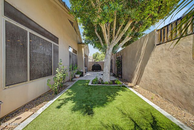 3901 E CARTER Drive, Phoenix, AZ 85042