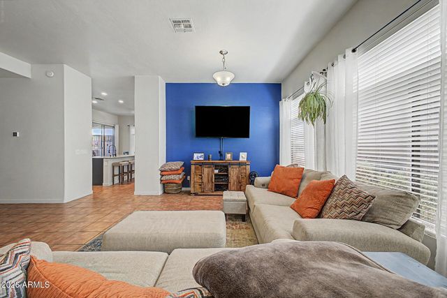 3901 E CARTER Drive, Phoenix, AZ 85042
