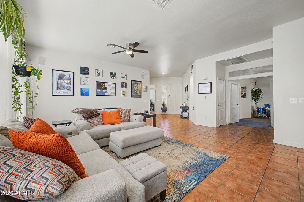 3901 E CARTER Drive, Phoenix, AZ 85042 — photo 4