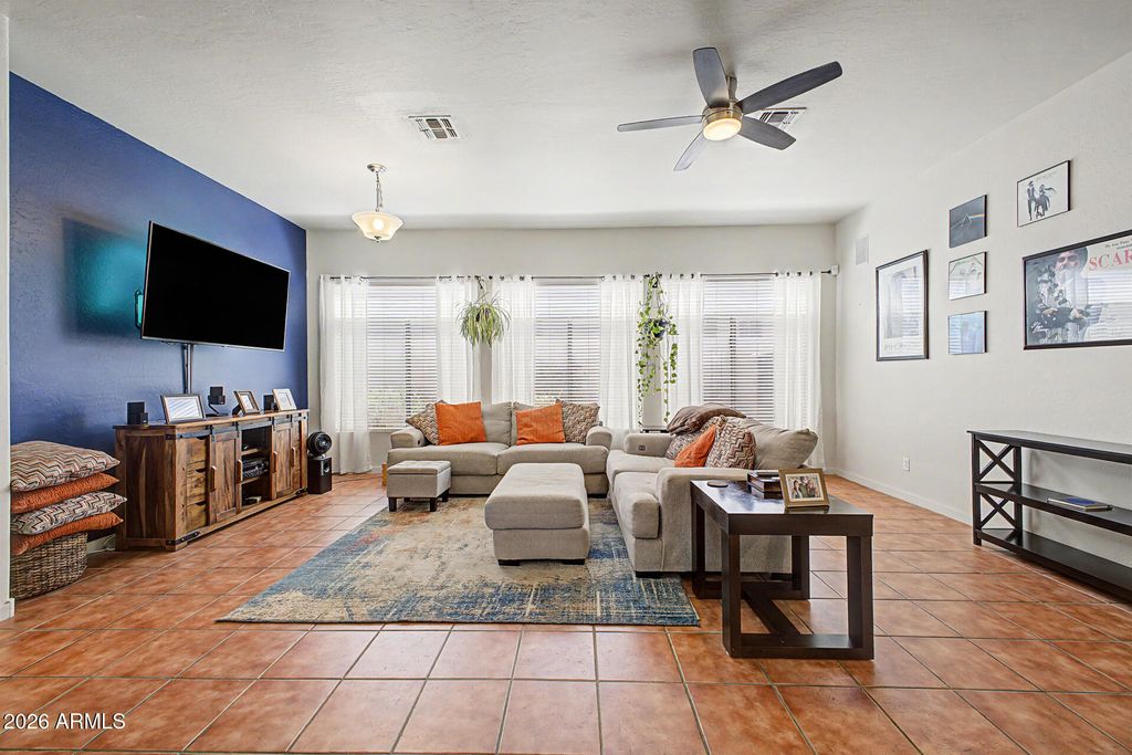 3901 E CARTER Drive, Phoenix, AZ 85042 — photo 5