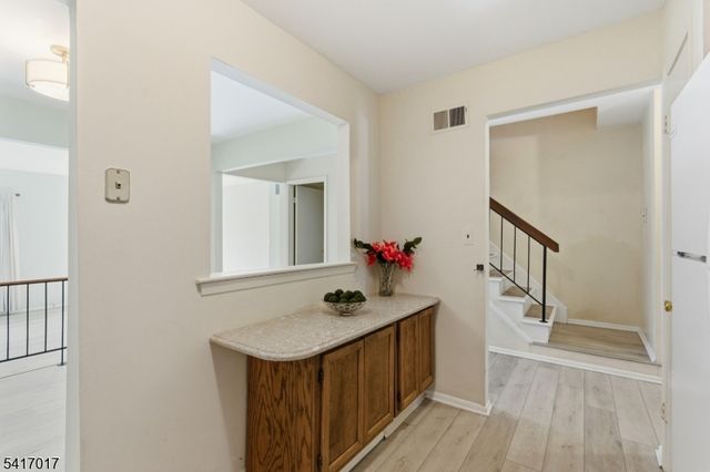 23 Manchester Rd, Raritan Twp., NJ 08822