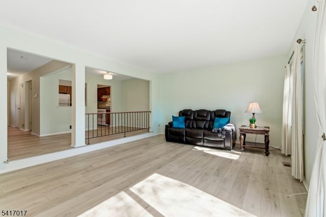 23 Manchester Rd, Raritan Twp., NJ 08822