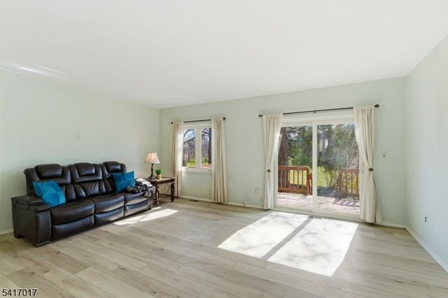 23 Manchester Rd, Raritan Twp., NJ 08822