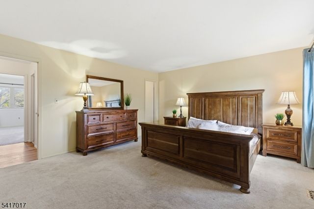 23 Manchester Rd, Raritan Twp., NJ 08822