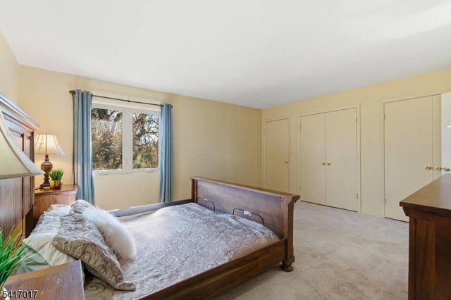 23 Manchester Rd, Raritan Twp., NJ 08822