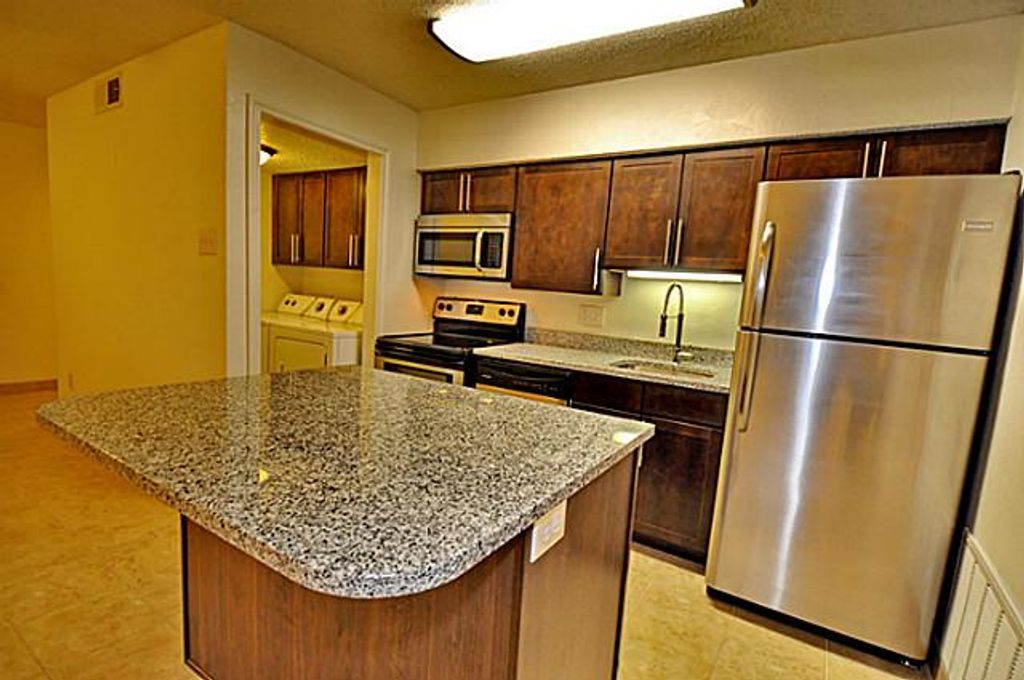6910 Skillman Street 1008, Dallas, TX 75231