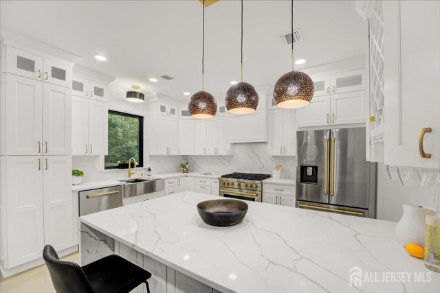 29 Lake Street, Jamesburg, NJ 08831