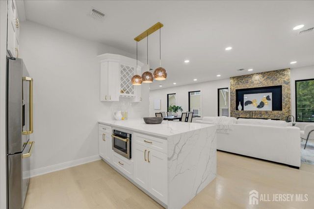 29 Lake Street, Jamesburg, NJ 08831