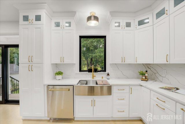 29 Lake Street, Jamesburg, NJ 08831