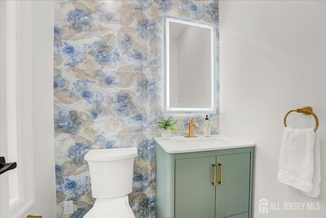 29 Lake Street, Jamesburg, NJ 08831