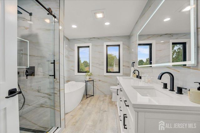 29 Lake Street, Jamesburg, NJ 08831
