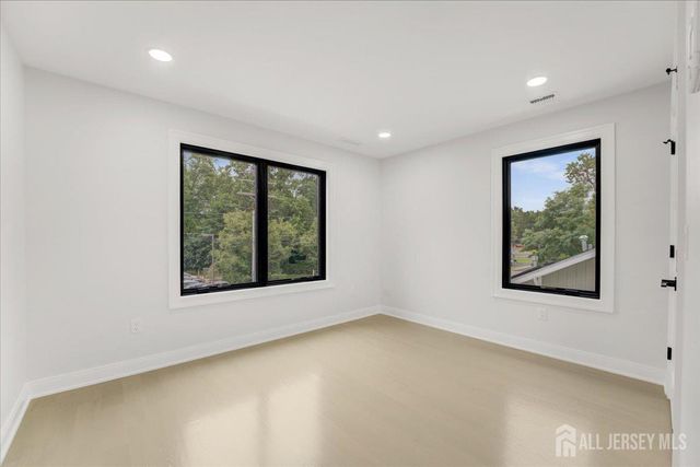 29 Lake Street, Jamesburg, NJ 08831