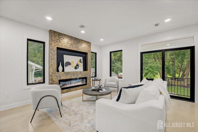 29 Lake Street, Jamesburg, NJ 08831