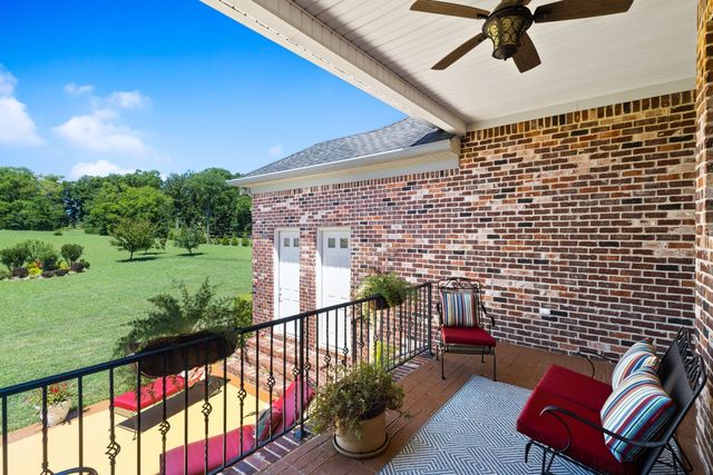 8288 Guthrie Rd, Cross Plains, TN 37049