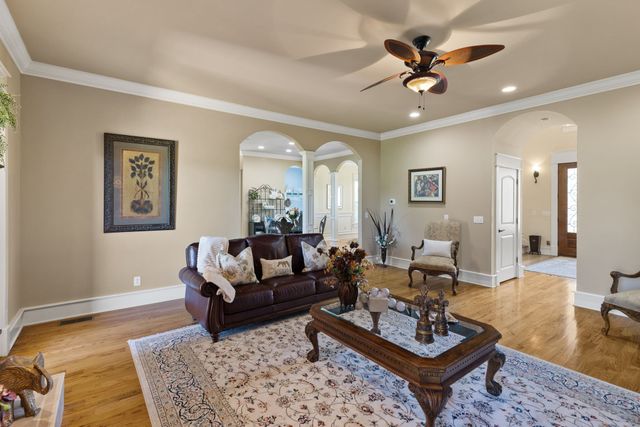 8288 Guthrie Rd, Cross Plains, TN 37049