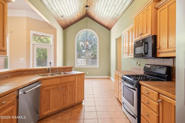 214 Devon Way, Youngsville, LA 70592