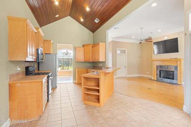 214 Devon Way, Youngsville, LA 70592