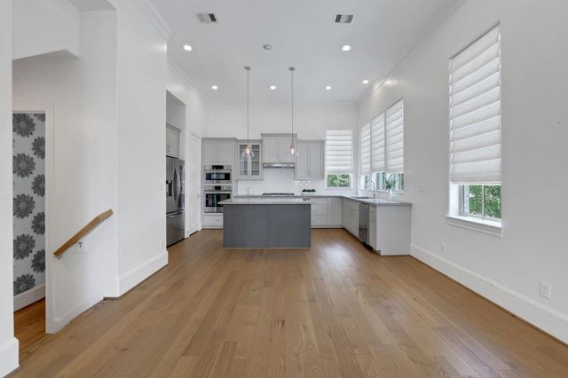 4045 Leeland Street, Houston, TX 77023