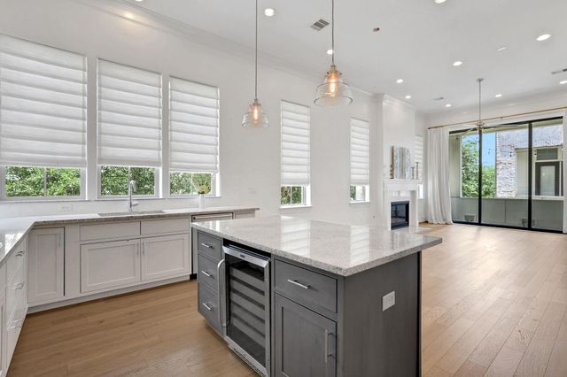 4045 Leeland Street, Houston, TX 77023