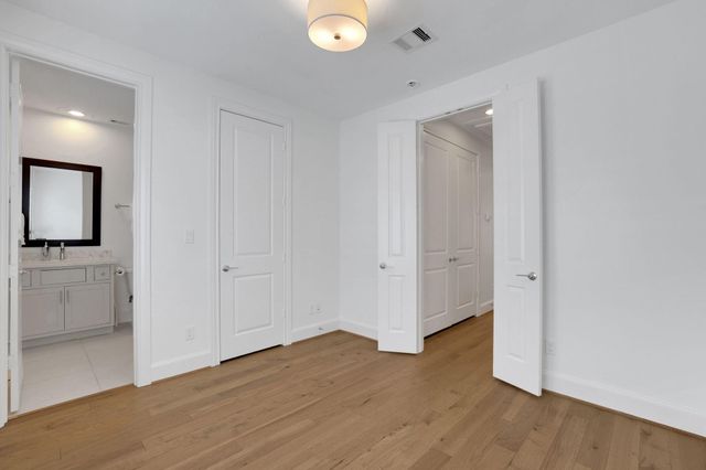 4045 Leeland Street, Houston, TX 77023