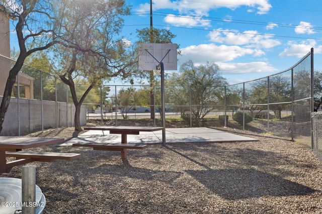 3642 E Drexel Manor Stravenue, Tucson, AZ 85706