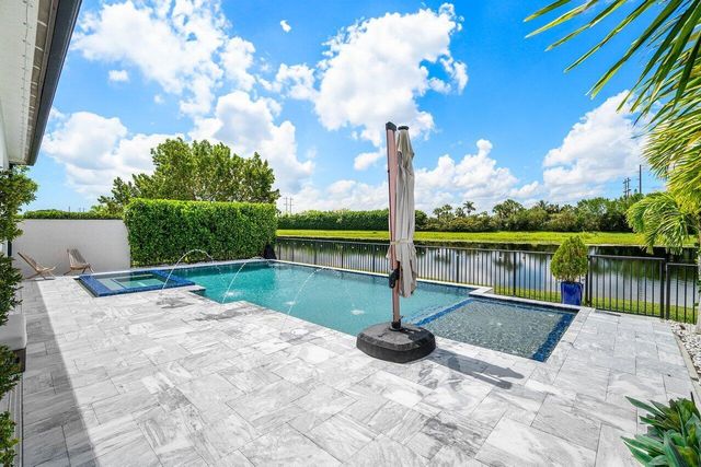 8795 Grand Prix Lane, Boynton Beach, FL 33472