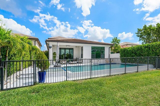8795 Grand Prix Lane, Boynton Beach, FL 33472