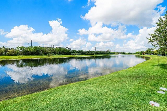 8795 Grand Prix Lane, Boynton Beach, FL 33472