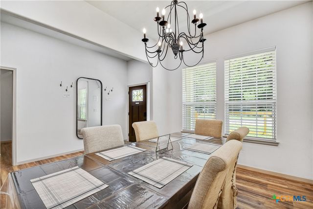 210 Cottage St, Seguin, TX 78155
