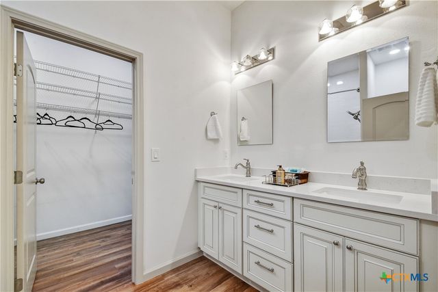 210 Cottage St, Seguin, TX 78155