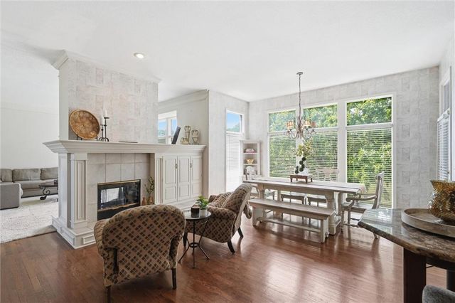 5634 Cottonwood Drive, Shawnee, KS 66216