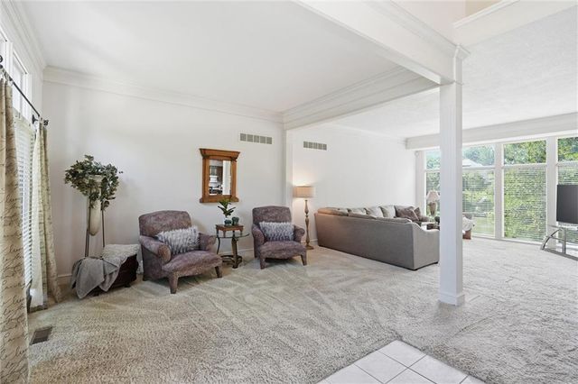 5634 Cottonwood Drive, Shawnee, KS 66216