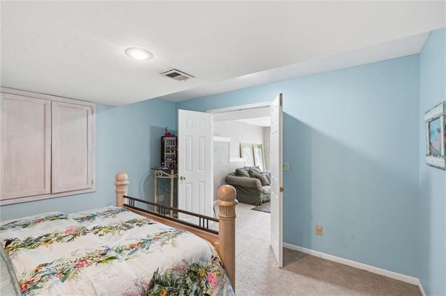 5634 Cottonwood Drive, Shawnee, KS 66216