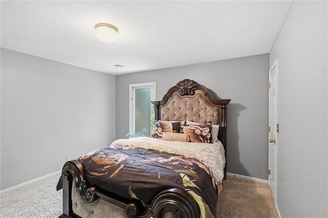 5634 Cottonwood Drive, Shawnee, KS 66216