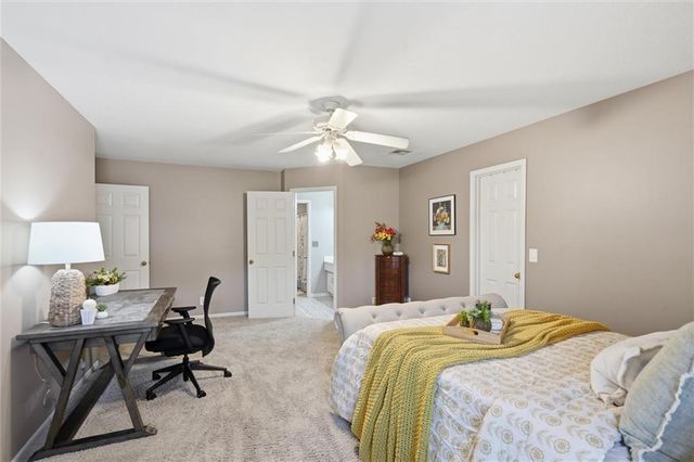 5634 Cottonwood Drive, Shawnee, KS 66216