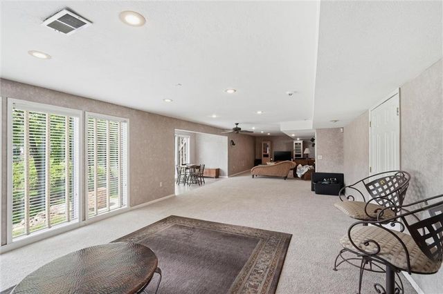 5634 Cottonwood Drive, Shawnee, KS 66216