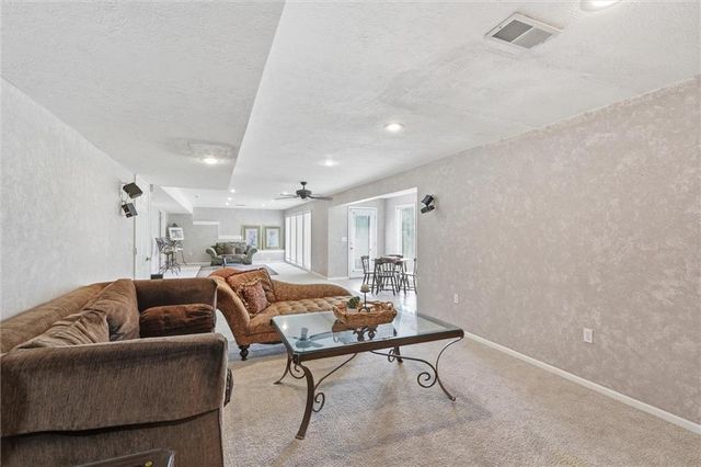 5634 Cottonwood Drive, Shawnee, KS 66216