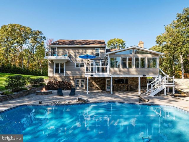 7677 BUSH AVE, Pasadena, MD 21122