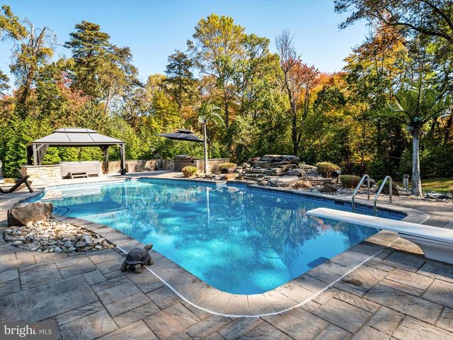 7677 BUSH AVE, Pasadena, MD 21122