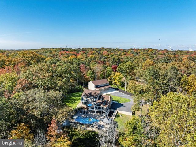 7677 BUSH AVE, Pasadena, MD 21122