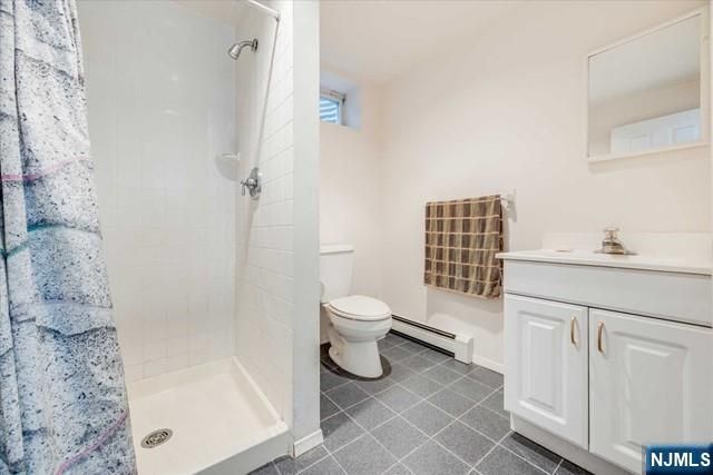 64 Roosevelt Avenue, North Haledon, NJ 07508