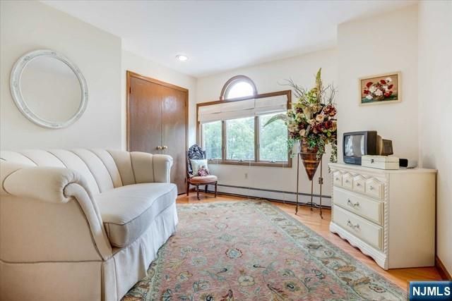 64 Roosevelt Avenue, North Haledon, NJ 07508